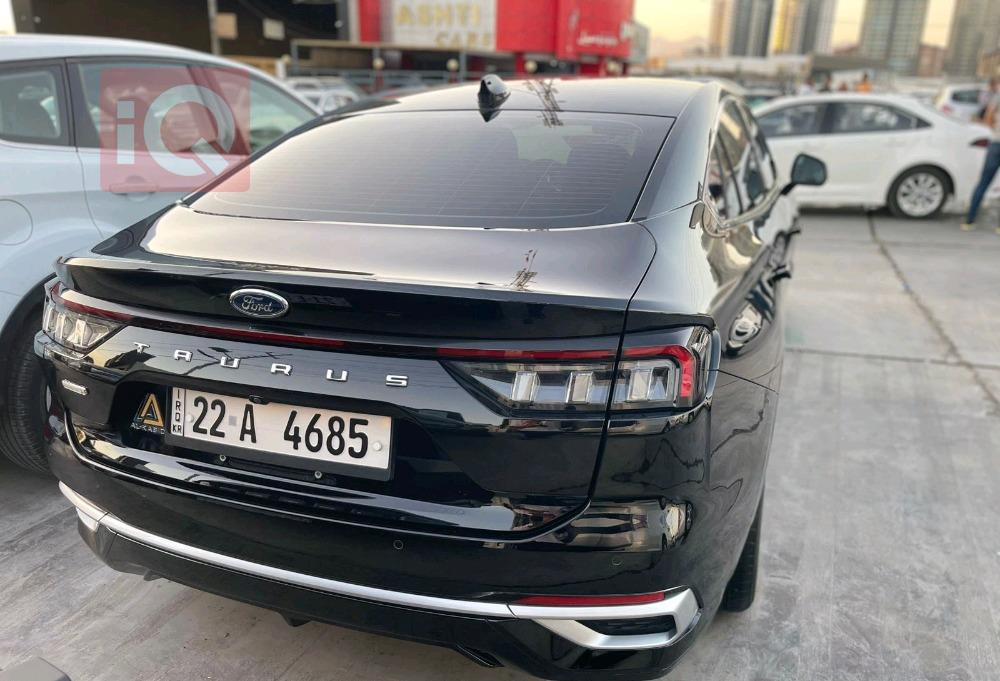 Ford Taurus